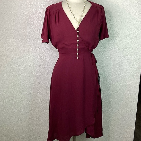 LULUS SIZE L RED BURGUNDY WRAP FALL DRESS VALENTINES DAY MIDI SEXY PARTY HOLIDAY - Picture 1 of 14